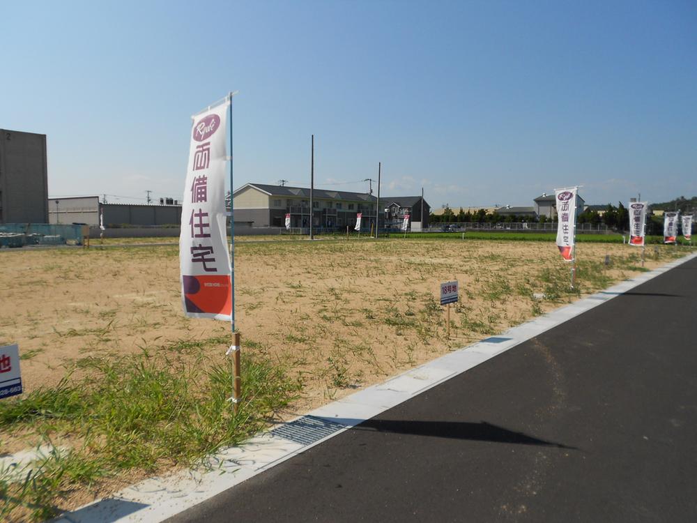 Local land photo. It is conveniently located to transportation!