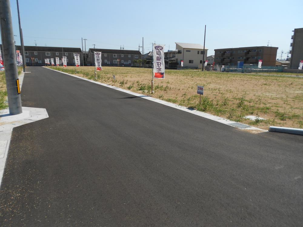 Local land photo. 9-minute walk from JR Oku Station!