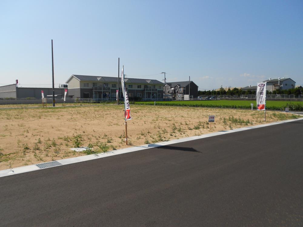 Local land photo. It is conveniently located to transportation!