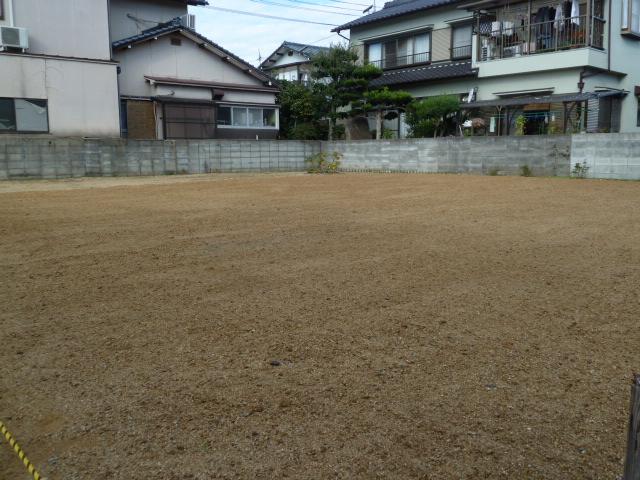 Local photos, including front road. Local (11 May 2013) Shooting