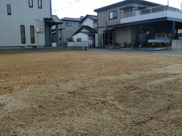 Local photos, including front road. Local (11 May 2013) Shooting