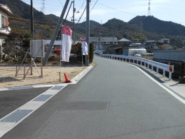 Local photos, including front road. Local (February 2013) Shooting