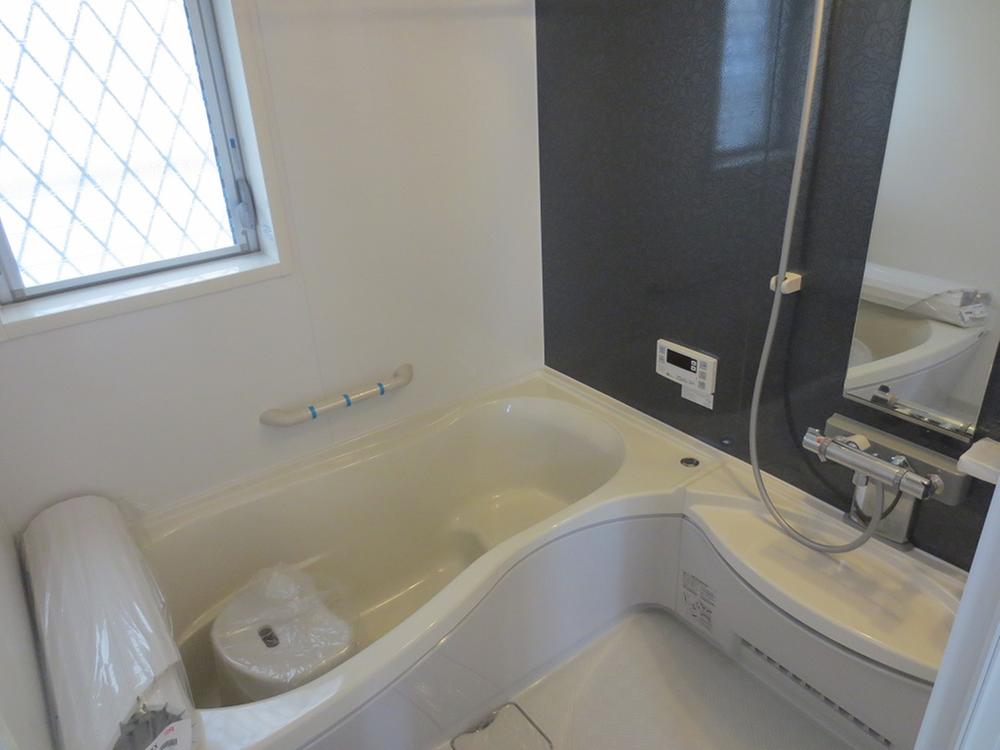 Bathroom. Room (late October 2013) Shooting It is a state-of-the-art system bus!  The color of the panel you can choose your preference in the "mist sauna", "drying" and "heating function" is also a plus