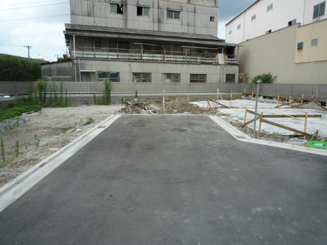 Local photos, including front road. Local (August 2013) Shooting