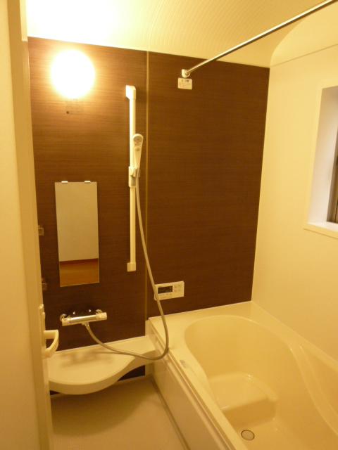 Bathroom. Indoor (11 May 2013) shooting ◎ 1 issue areas