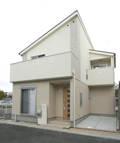 Same specifications photos (appearance). It is a quiet residential area to fulfill the slow life
