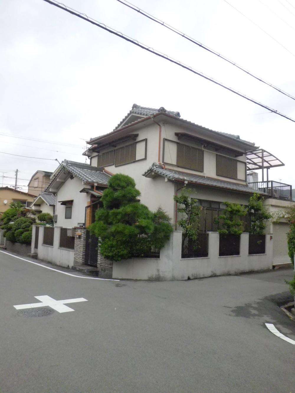 Local appearance photo