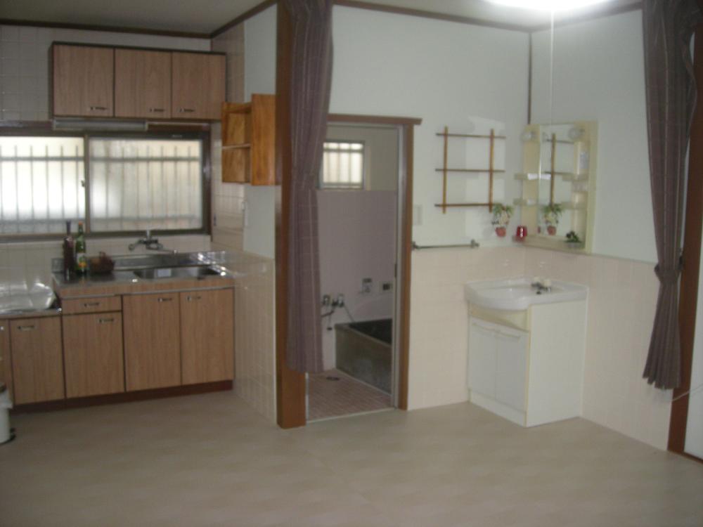 Kitchen. Indoor (11 May 2013) Shooting