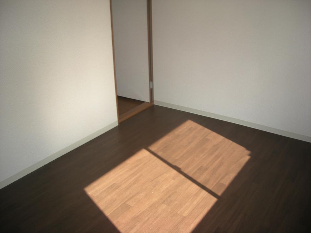 Non-living room. Indoor (11 May 2013) Shooting