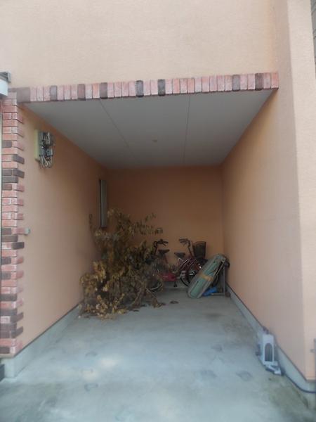 Parking lot. Parking is with space ☆ 