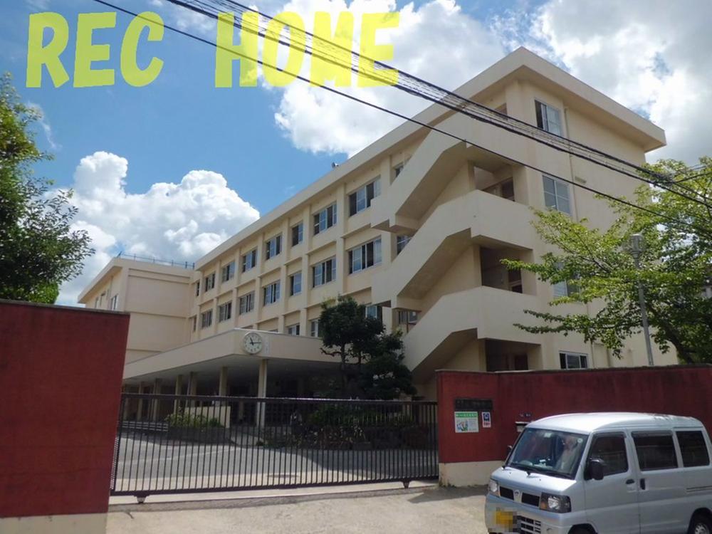 Junior high school. 865m to Daito Tachiyagawa junior high school