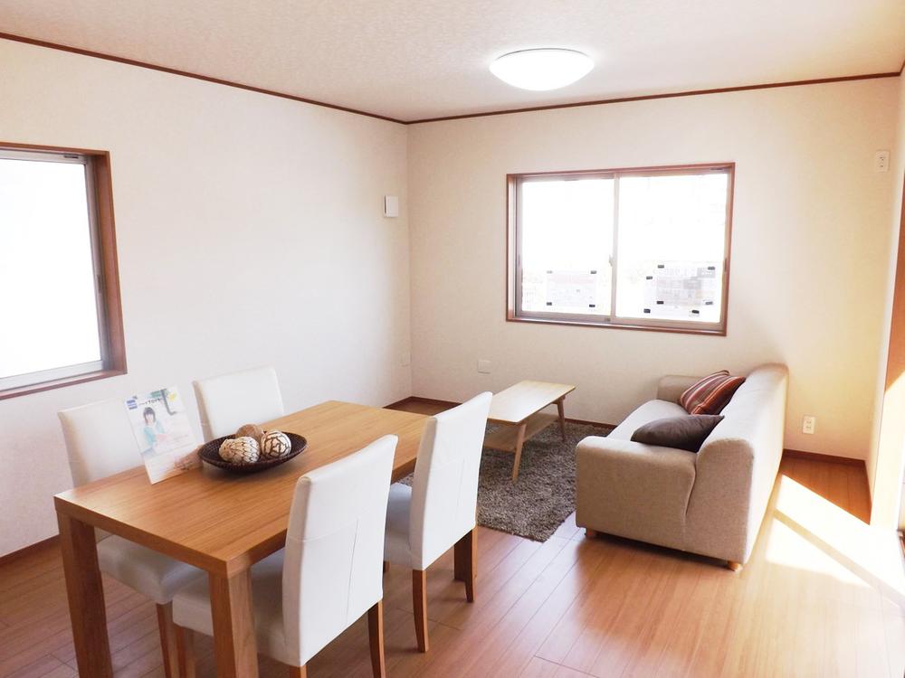 Living. Local photos (living) Unnecessary and easy care wax!