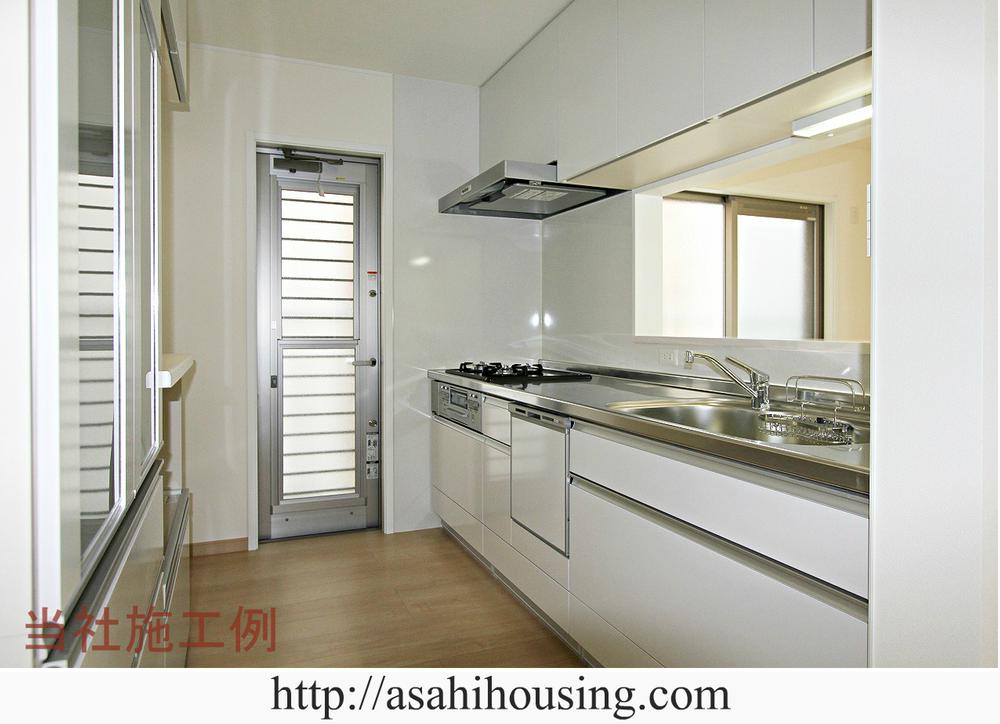 Building plan example (introspection photo). 1F Face-to-face kitchen