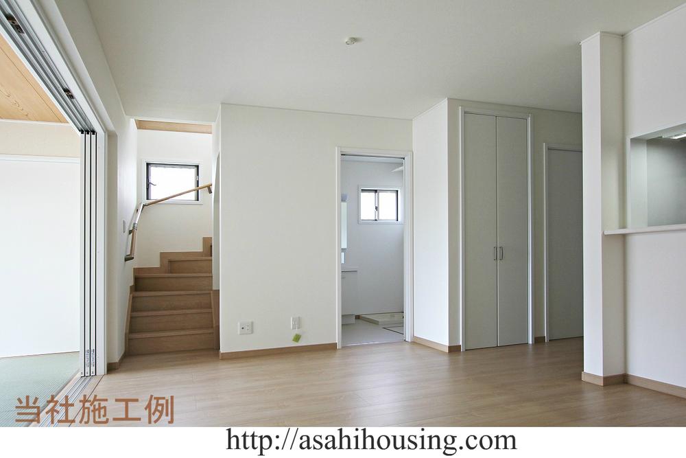 Building plan example (introspection photo). 1F Living-dining