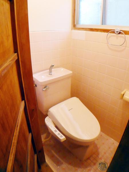 Toilet. Washlet had made. 