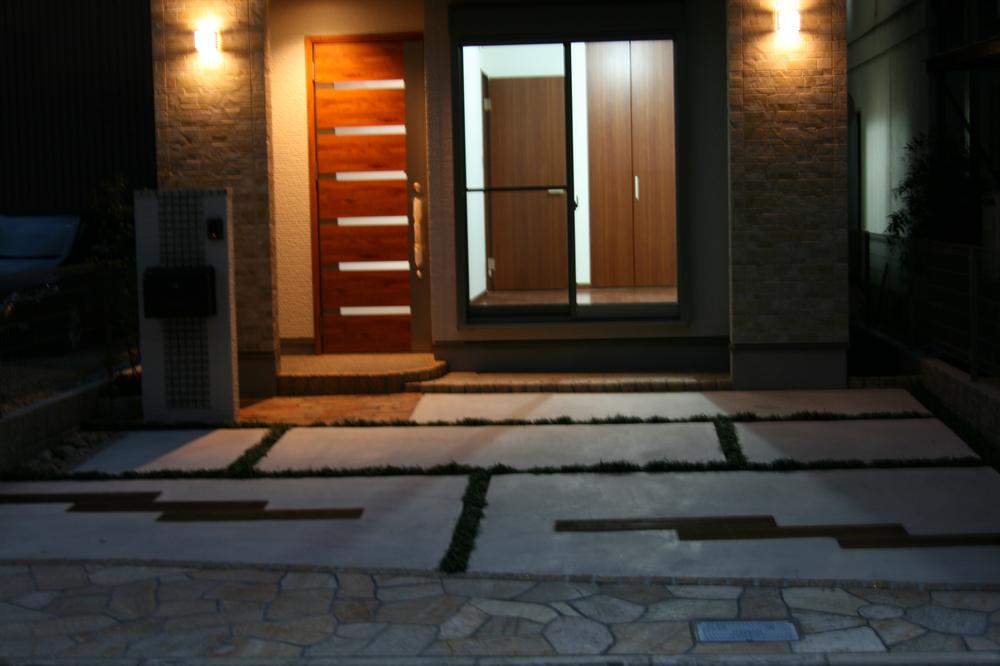 Local appearance photo. Finished outside structure with inter-heavy