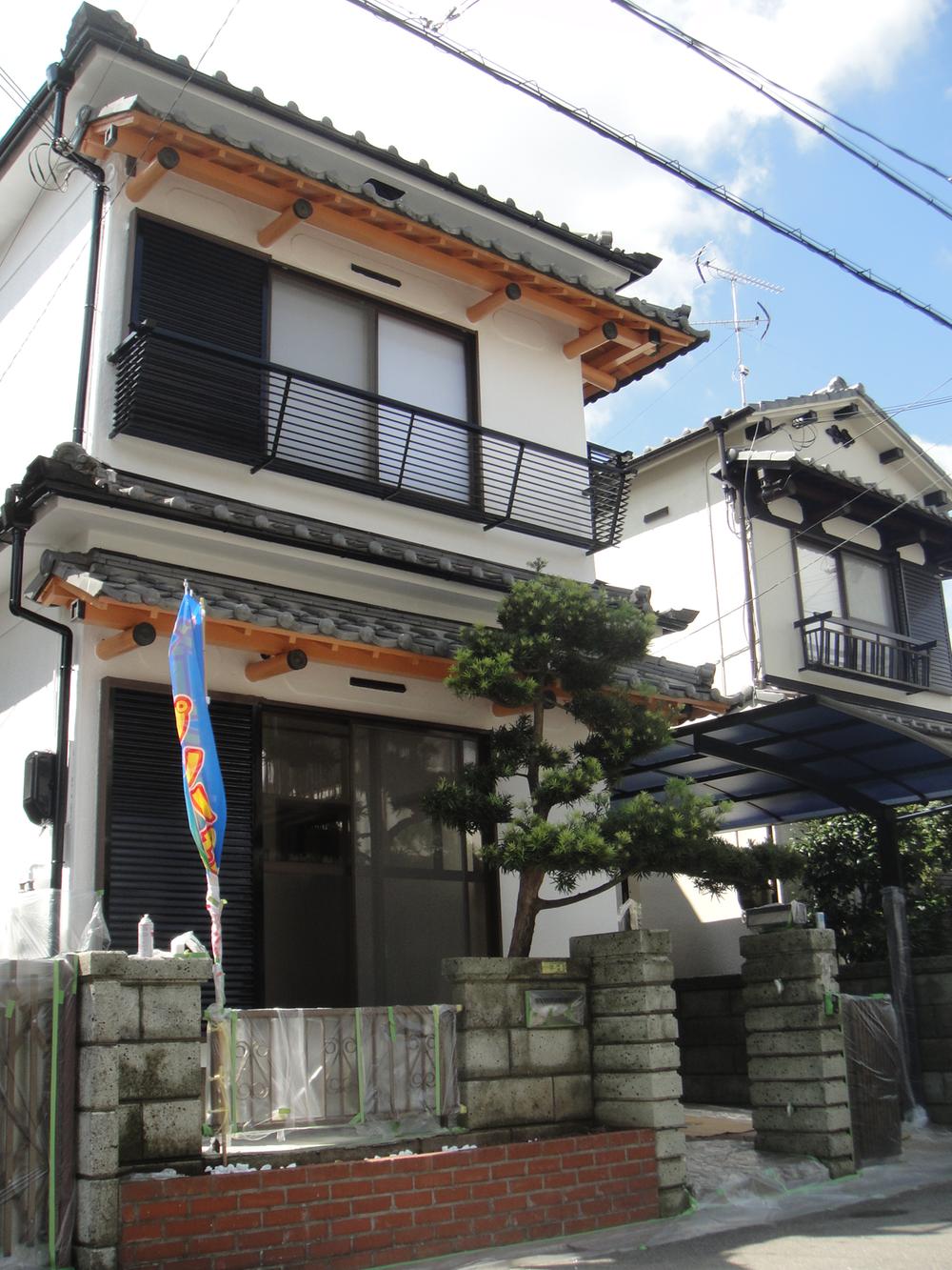 Local appearance photo. Outer wall also was reborn in beautiful ^^