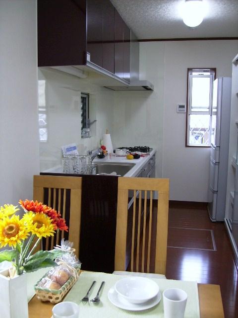 Kitchen. The company construction cases