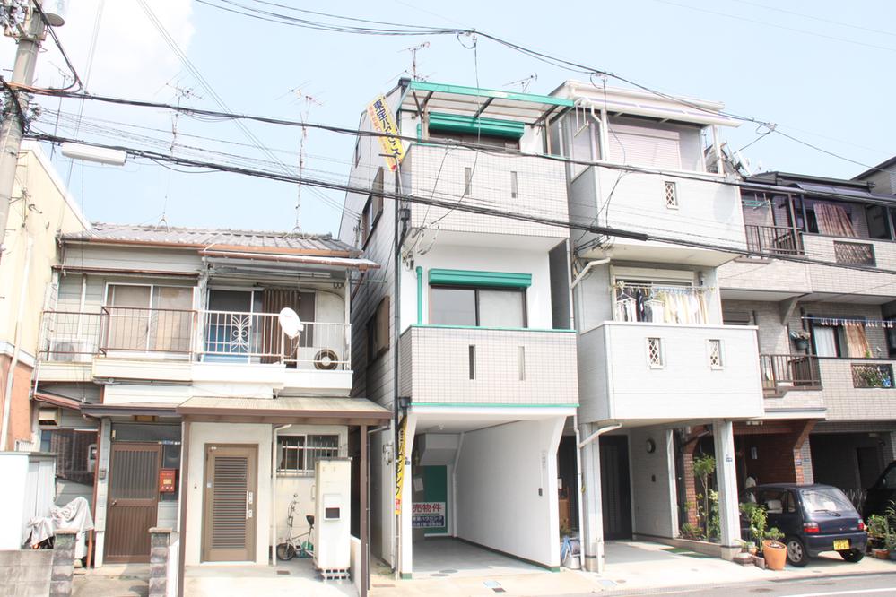 Local appearance photo. Indoor (September 2013) Shooting