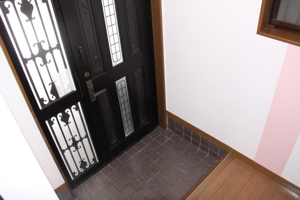 Entrance. Indoor (September 2013) Shooting