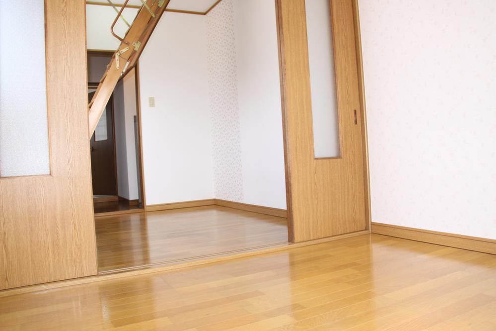 Non-living room. Indoor (September 2013) Shooting