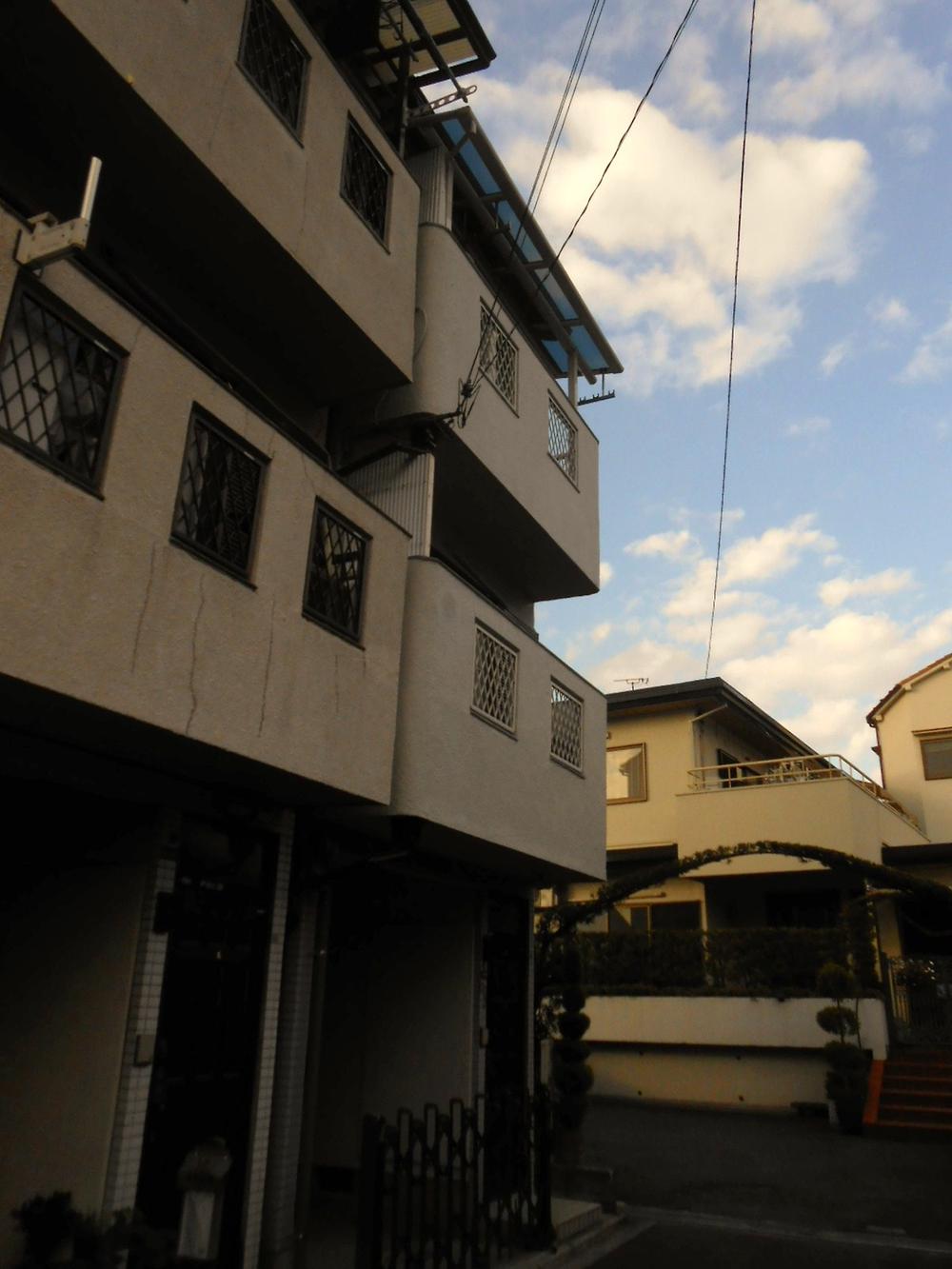 Local appearance photo