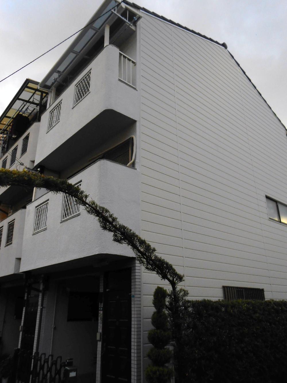 Local appearance photo