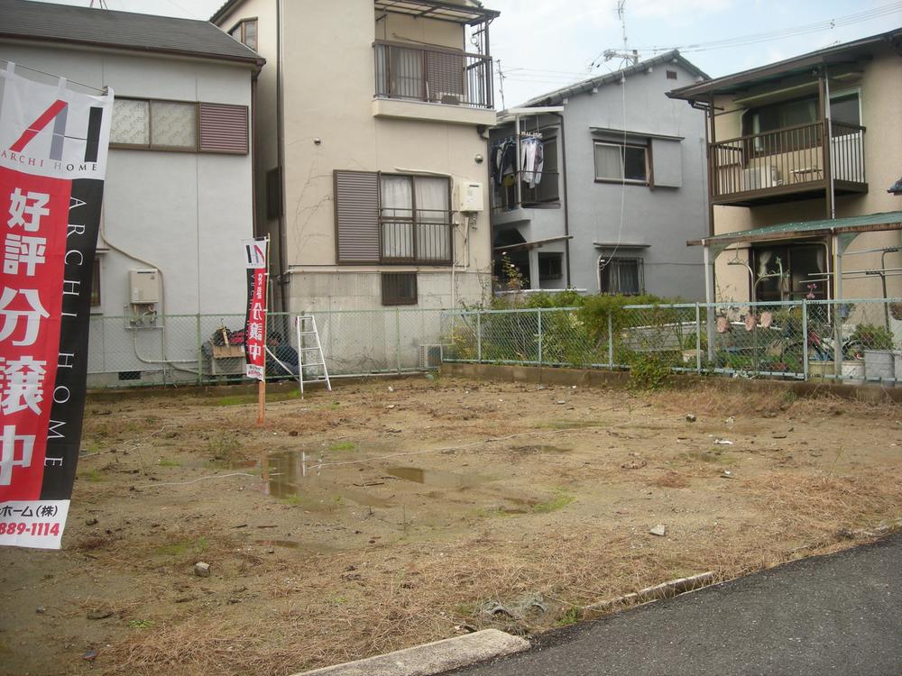 Local photos, including front road. Local (12 May 2013) Shooting