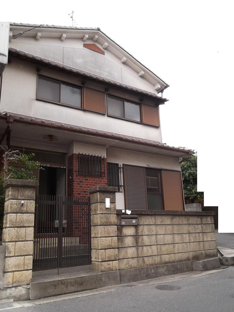 Local appearance photo. Local (June 2012) shooting