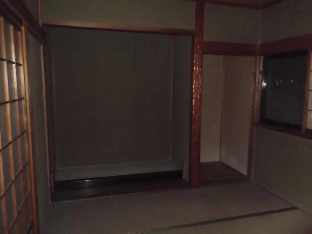 Non-living room. Indoor (June 2012) shooting