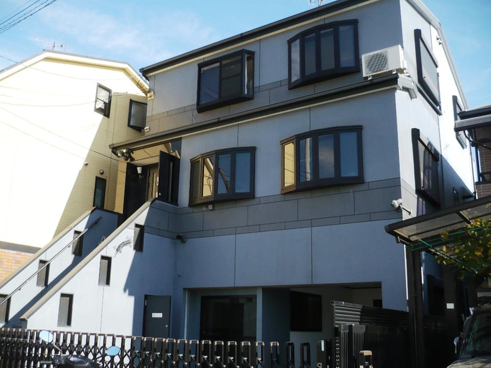 Local appearance photo. Local (11 May 2013) Shooting