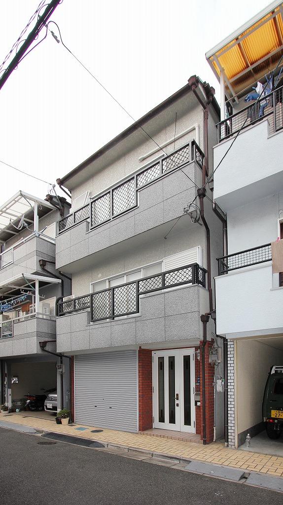 Local appearance photo. Local (11 May 2013) Shooting