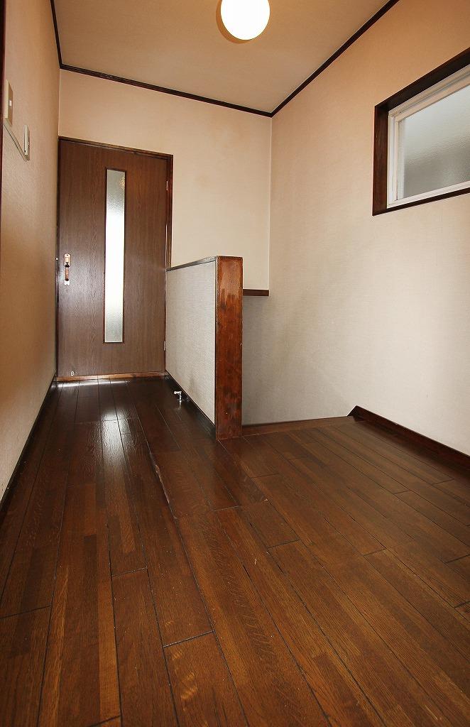 Other introspection. The third floor landing