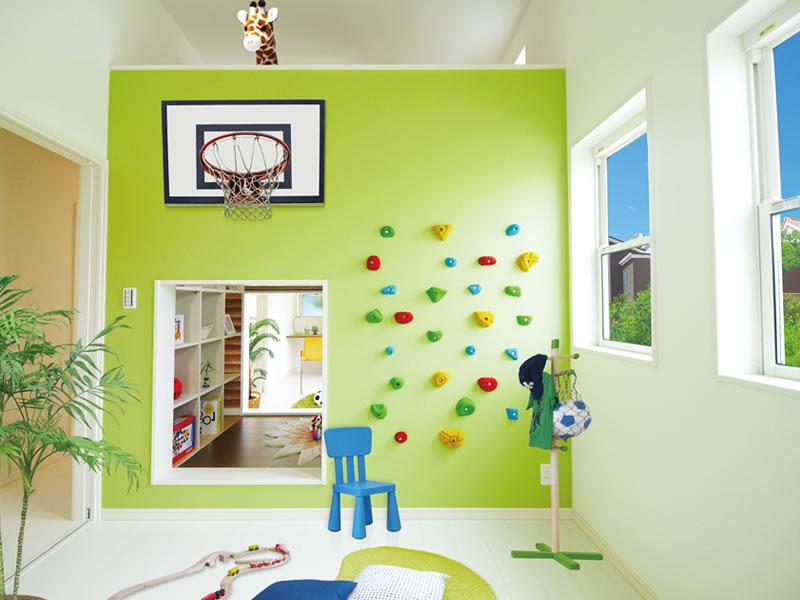 Model house photo. Model house with exciting box. Rock climbing Ya in the room, To design a "thrill" of children, such as hiding place