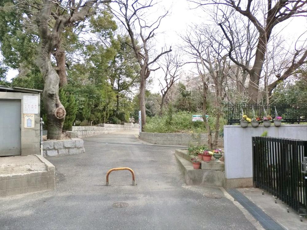 View photos from the dwelling unit