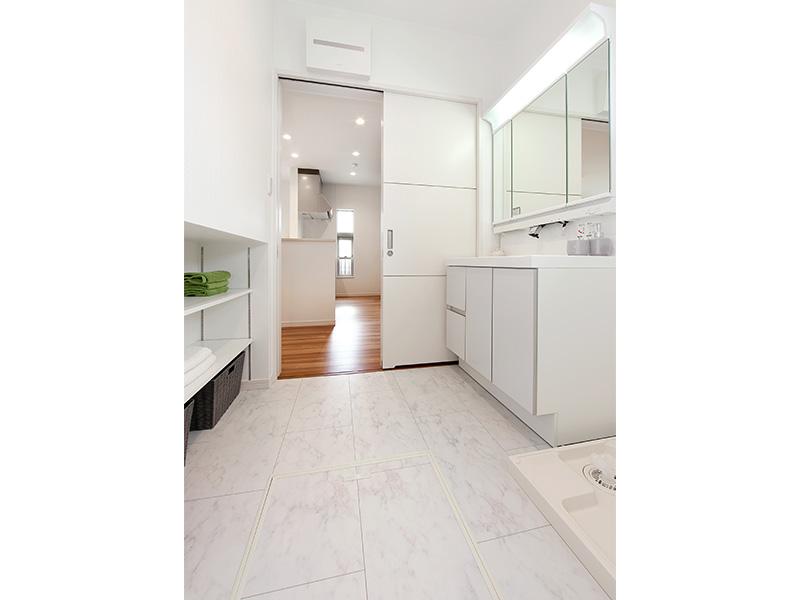 Wash basin, toilet. Wash