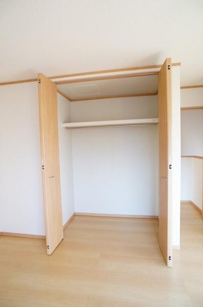 Receipt. All room, There storage.