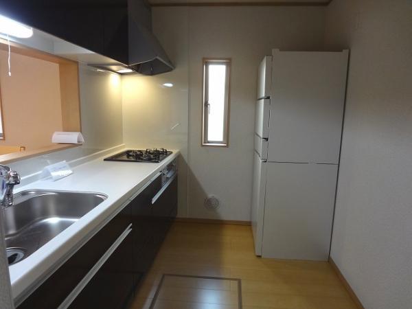 Kitchen. Spacious kitchen.