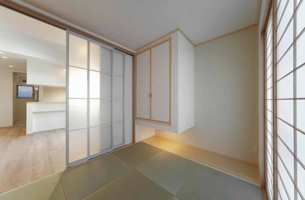 Other introspection. Photographed by local model house