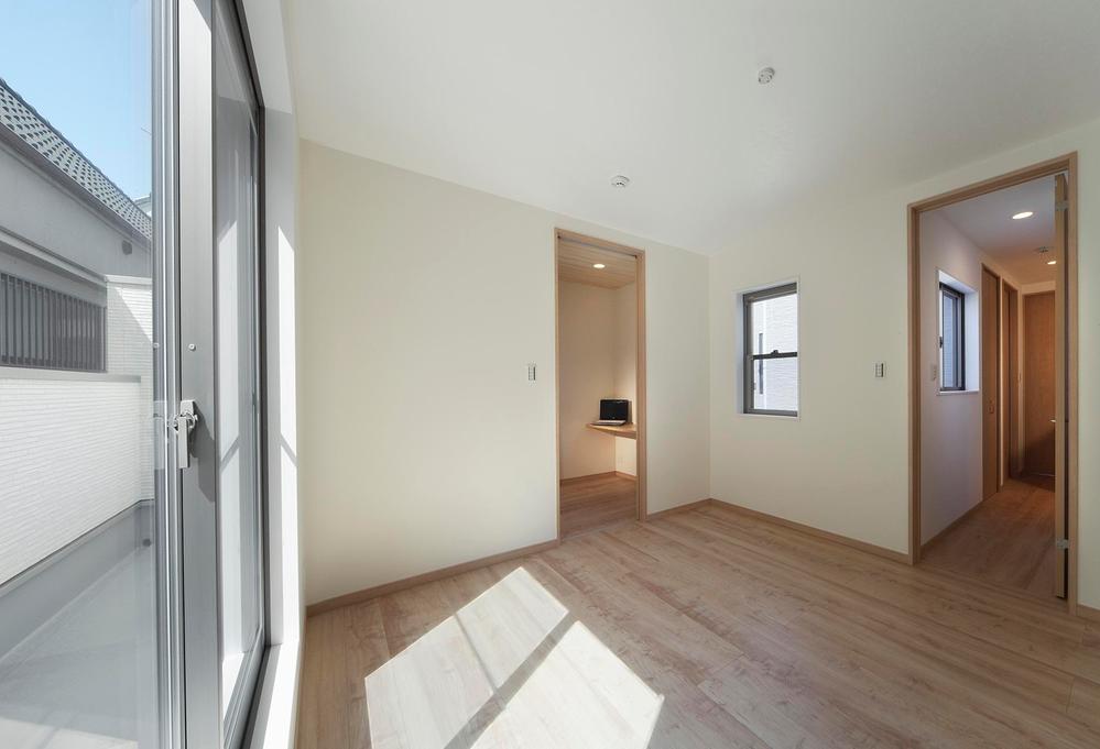 Other introspection. Photographed by local model house