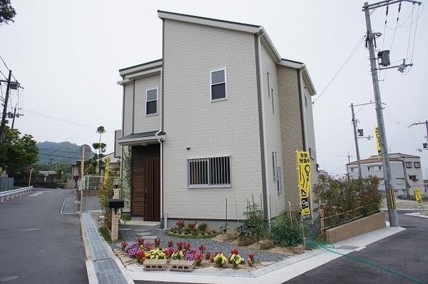 Same specifications photos (appearance). The company is a construction model house. It is actually possible your visit.