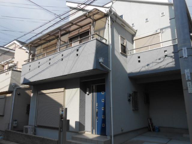 Local appearance photo.  ■ Frontage is wide facing south  ■ It can be good to confirm sufficient per yang photograph also  ■ stylish! ! Simple modern tone of the exterior design! ! 