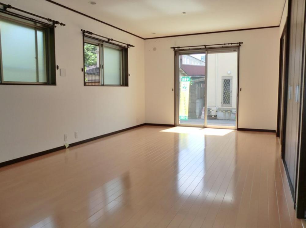 Living. Floor heating with two places in the living room