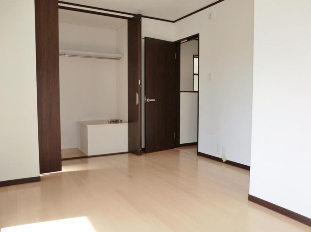 Non-living room. With a large closet