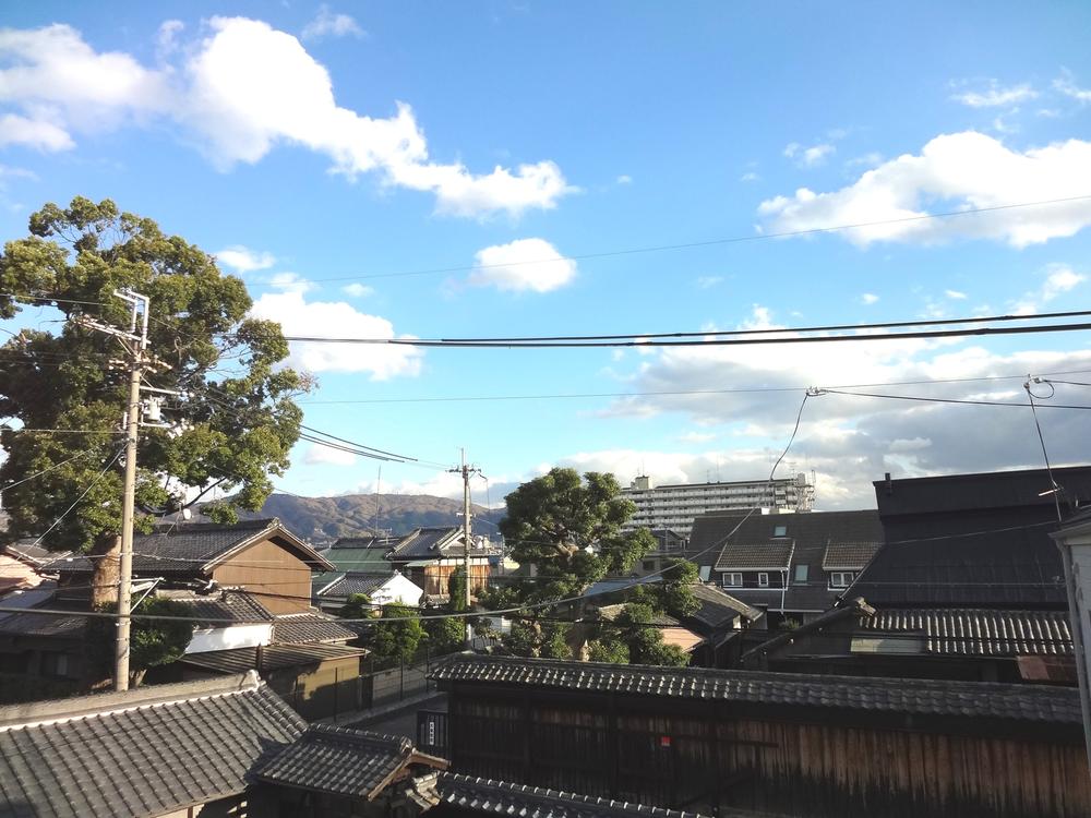 View photos from the dwelling unit. (December 2013) Shooting ・ No. 1 destination ◎ south-facing balcony. Second floor south side is all you have been on the balcony. Scenery and wind that spread to the outside of the window, , Please feel a sense of openness.