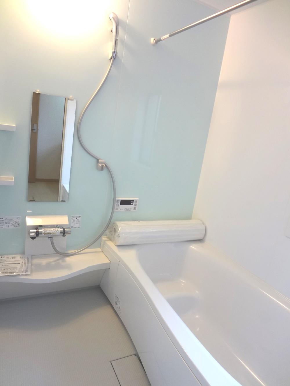 Other Equipment. Has adopted a convenient gas hot-water bathroom heater dryer in the bathroom heating in bathing before the pre-heating and bathing in cold day. Clothes drying in the bathroom after use dry and rainy day, It can be used for multi-function, such as 24-hour ventilation function.