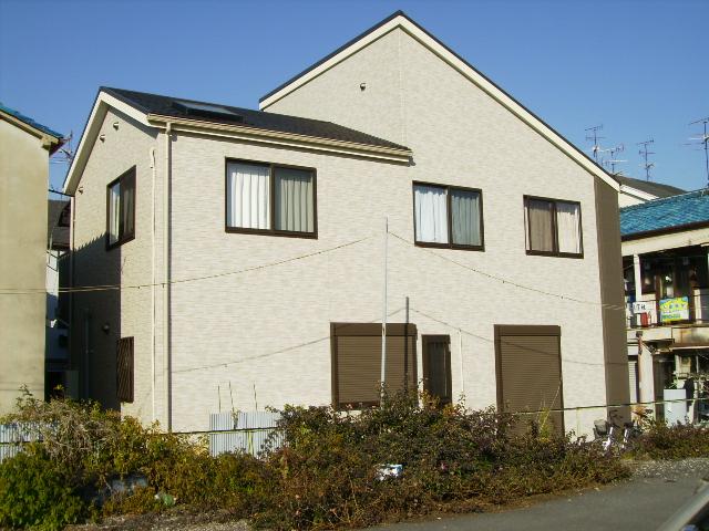 Local appearance photo. Local (11 May 2011) Shooting