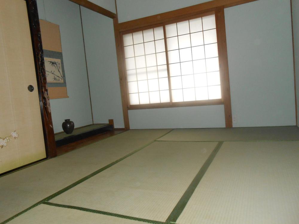 Other introspection. A serene Japanese-style