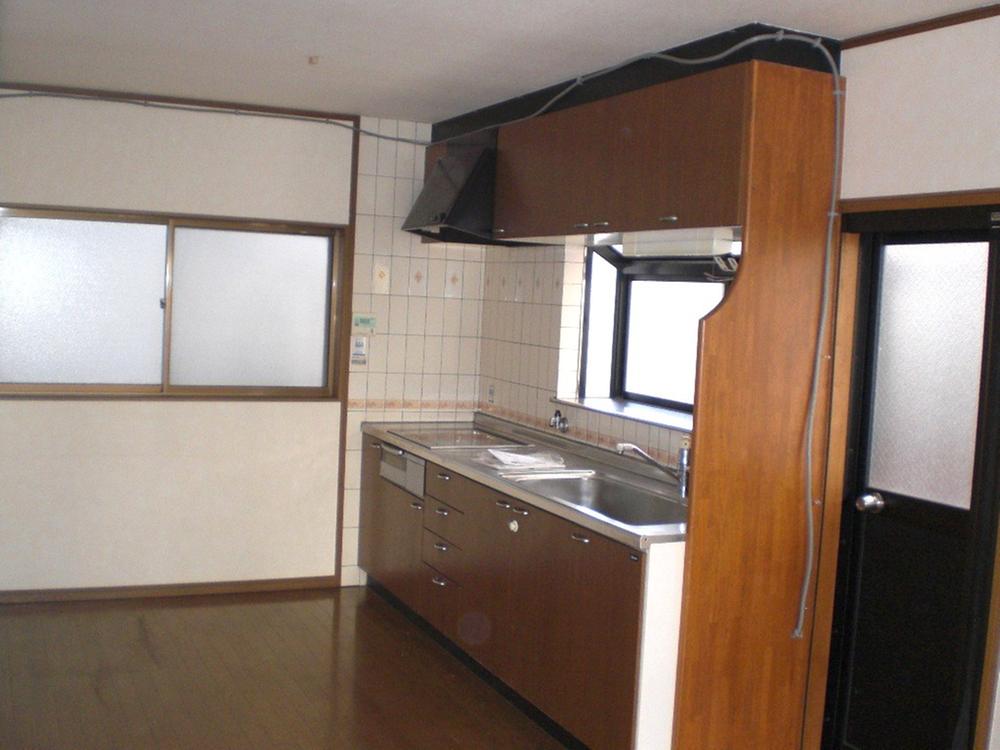 Kitchen. Indoor (12 May 2013) Shooting