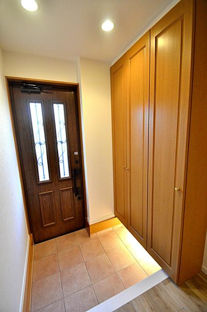 Entrance. Local (10 May 2013) Shooting